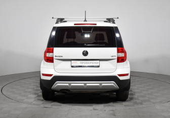 Подержанный автомобиль Skoda Yeti 2017 года (6 фото)