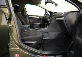 Подержанный автомобиль Citroen C4 Sedan 2014 года (20 фото)