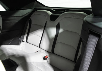 Подержанный автомобиль Chevrolet Camaro Coupe 2017 года (10 фото)