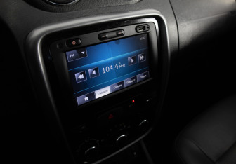 Подержанный автомобиль Renault Duster 2013 года (13 фото)