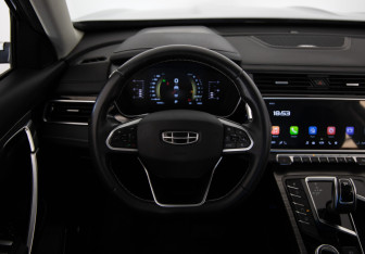 Подержанный автомобиль Geely Atlas Pro 2024 года (10 фото)