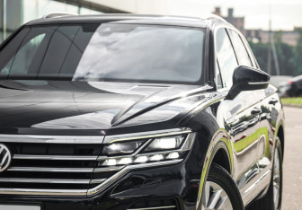 Подержанный автомобиль Volkswagen Touareg 2018 года (2 фото)