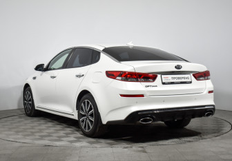 Подержанный автомобиль Kia Optima Sedan 2018 года (7 фото)