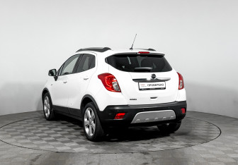 Подержанный автомобиль Opel Mokka 2013 года (7 фото)