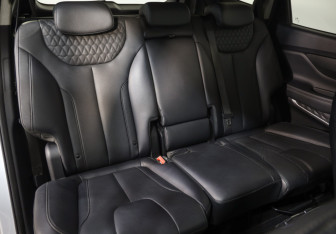Подержанный автомобиль Hyundai Santa Fe 2019 года (23 фото)