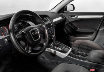 Подержанный автомобиль Audi A4 Sedan 2008 года (9 фото)