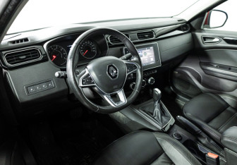 Подержанный автомобиль Renault Arkana 2019 года (11 фото)