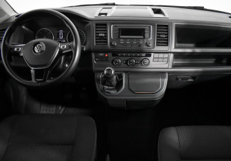 Подержанный автомобиль Volkswagen Multivan 2019 года (14 фото)