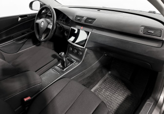 Подержанный автомобиль Volkswagen Passat Sedan 2006 года (13 фото)