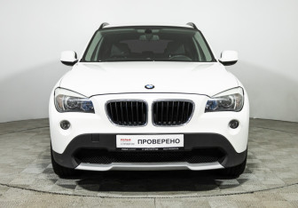 Подержанный автомобиль BMW X1 2011 года (2 фото)