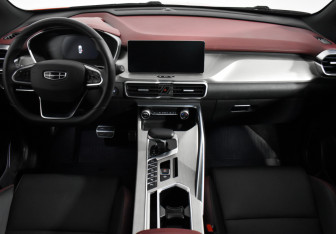 Подержанный автомобиль Geely Coolray 2022 года (16 фото)