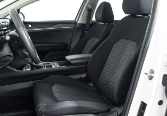 Подержанный автомобиль Kia K5 2020 года (16 фото)