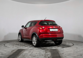 Подержанный автомобиль Nissan Juke 2013 года (7 фото)