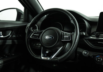 Подержанный автомобиль Kia Cerato Sedan 2020 года (16 фото)