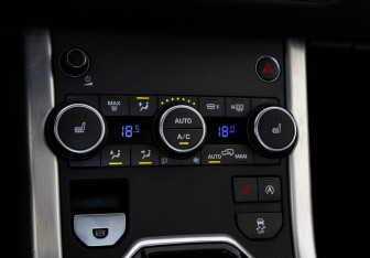 Подержанный автомобиль Land Rover Range Rover Evoque 2017 года (20 фото)