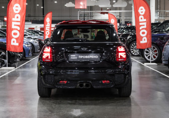 Подержанный автомобиль MINI Hatch 2019 года (8 фото)