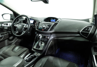 Подержанный автомобиль Ford Kuga 2013 года (9 фото)