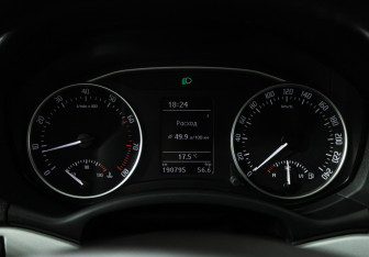 Подержанный автомобиль Skoda Octavia Wagon 2011 года (12 фото)