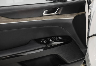Подержанный автомобиль Kia K5 2021 года (19 фото)