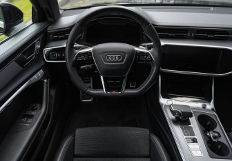 Подержанный автомобиль Audi A6 Sedan 2020 года (12 фото)