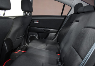 Подержанный автомобиль Mazda 3 Sedan 2007 года (12 фото)