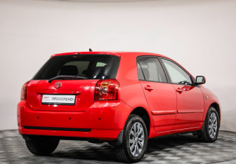Подержанный автомобиль Toyota Corolla Hatchback 2006 года (4 фото)