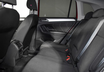 Подержанный автомобиль Volkswagen Tiguan 2020 года (12 фото)