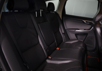 Подержанный автомобиль Volvo XC60 2012 года (19 фото)