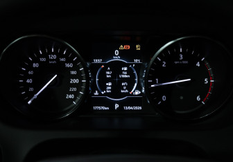 Подержанный автомобиль Land Rover Discovery Sport 2016 года (12 фото)