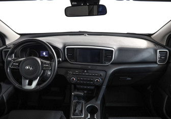 Подержанный автомобиль Kia Sportage 2021 года (9 фото)