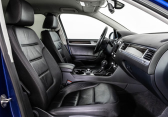 Подержанный автомобиль Volkswagen Touareg 2014 года (23 фото)