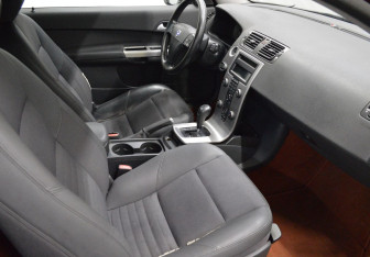 Подержанный автомобиль Volvo C30 2007 года (12 фото)