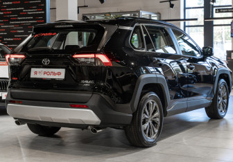 Новый Toyota RAV4 2025 (7 фото)