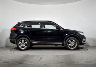 Подержанный автомобиль Geely Atlas 2018 года (4 фото)