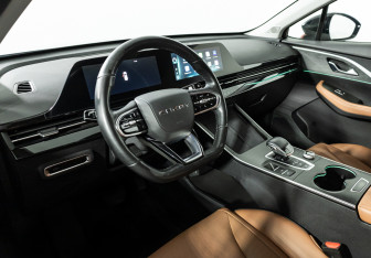 Подержанный автомобиль Omoda C5 2022 года (11 фото)