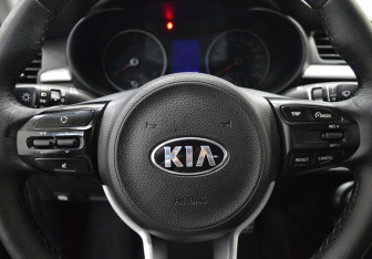 Подержанный автомобиль Kia Rio Sedan 2019 года (15 фото)