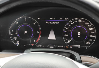 Подержанный автомобиль Volkswagen Touareg 2019 года (28 фото)