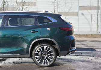 Подержанный автомобиль Exeed TXL 2022 года (10 фото)