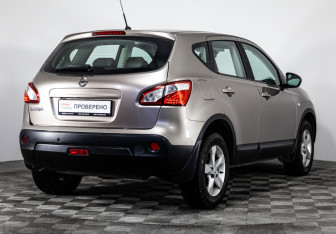 Подержанный автомобиль Nissan Qashqai 2011 года (5 фото)