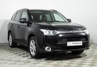 Подержанный автомобиль Mitsubishi Outlander 2013 года (3 фото)