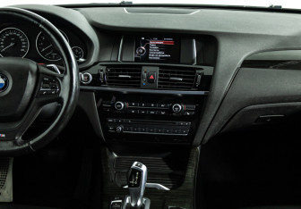 Подержанный автомобиль BMW X4 2015 года (14 фото)