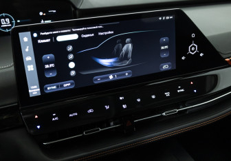 Подержанный автомобиль Changan UNI-K 2022 года (17 фото)