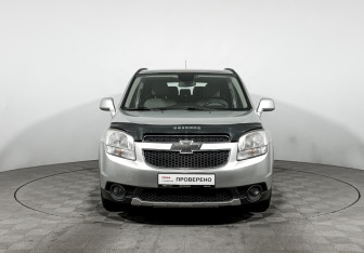 Подержанный автомобиль Chevrolet Orlando 2012 года (2 фото)
