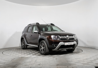 Подержанный автомобиль Renault Duster 2016 года (3 фото)