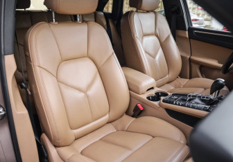 Подержанный автомобиль Porsche Macan 2017 года (27 фото)
