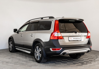 Подержанный автомобиль Volvo XC70 2012 года (7 фото)