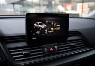 Подержанный автомобиль Audi Q5 2020 года (17 фото)