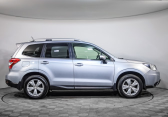 Подержанный автомобиль Subaru Forester Suv 2013 года (4 фото)