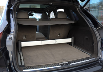 Подержанный автомобиль Porsche Cayenne 2015 года (35 фото)