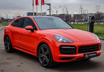 Подержанный автомобиль Porsche Cayenne 2021 года (5 фото)